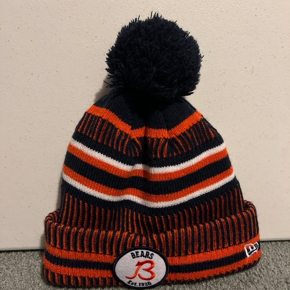 Chicago Bears Men's New Era NFL Sideline Home Official Fleece Lined Pom Beanie